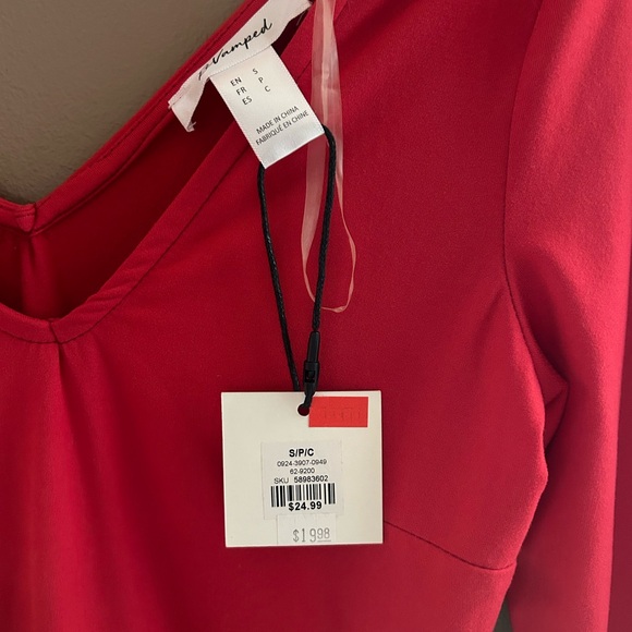 Revamped red romper - Picture 2 of 2
